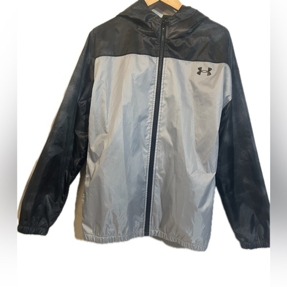 Under Armour Other - Under Armour Two-Tone Black and Gray WindbreakerYouth L